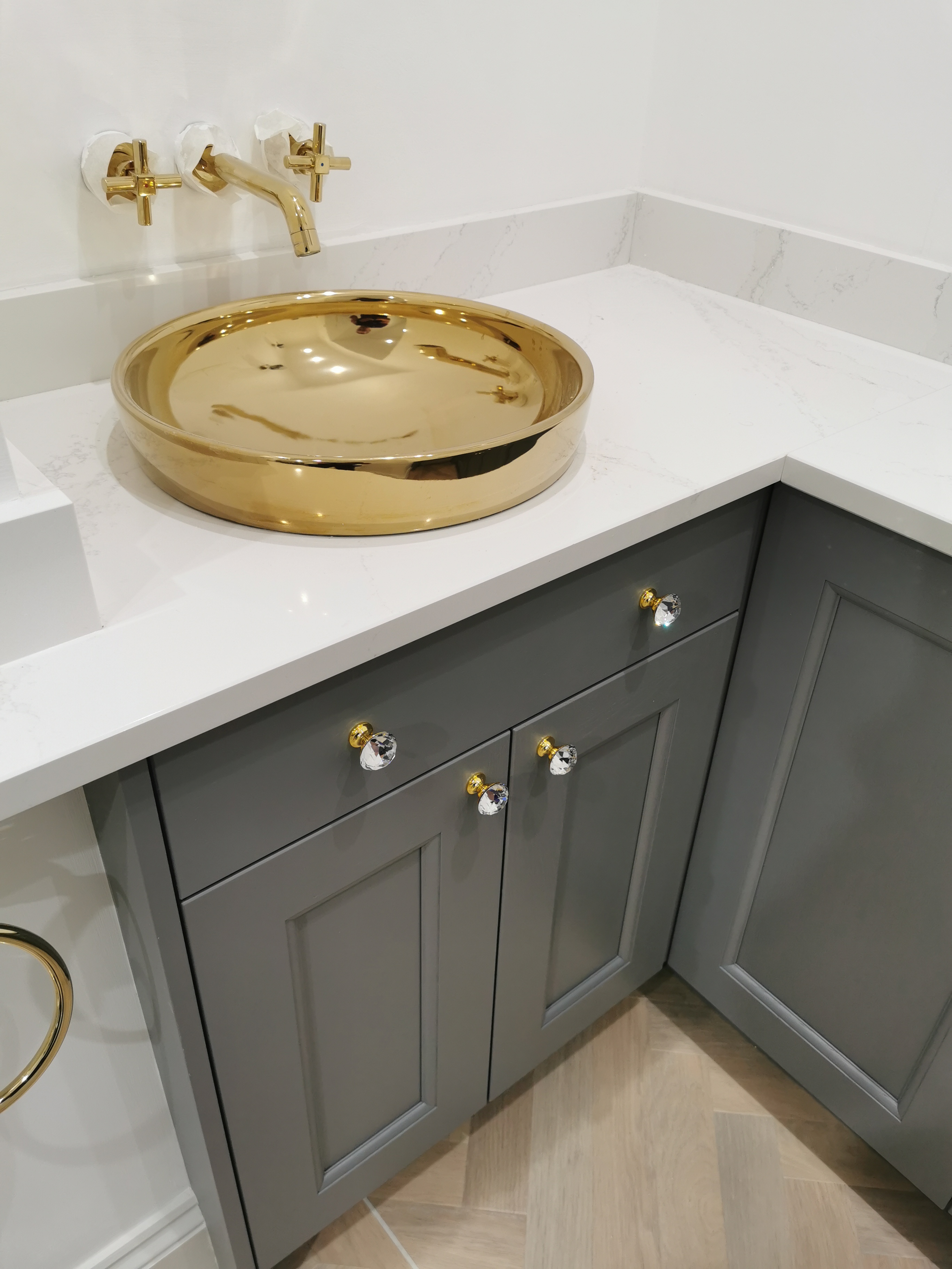 Luxury Gold Sink with Crystal Knobs